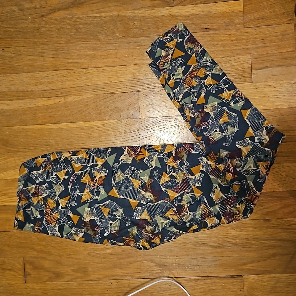 Lularoe OS leggings, bear print